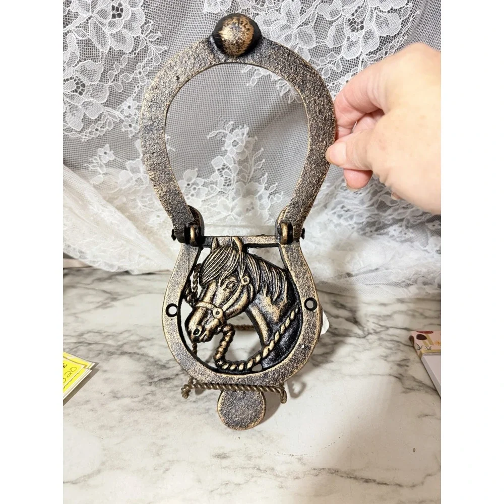 HORSESHOE CAST IRON DOOR KNOCKER - 6